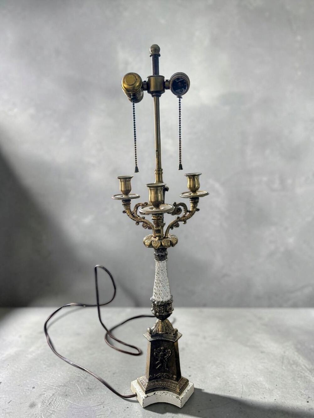 Vintage 1960s Brass Hollywood Regency Candelabra Table Lamp Neoclassical Ornate